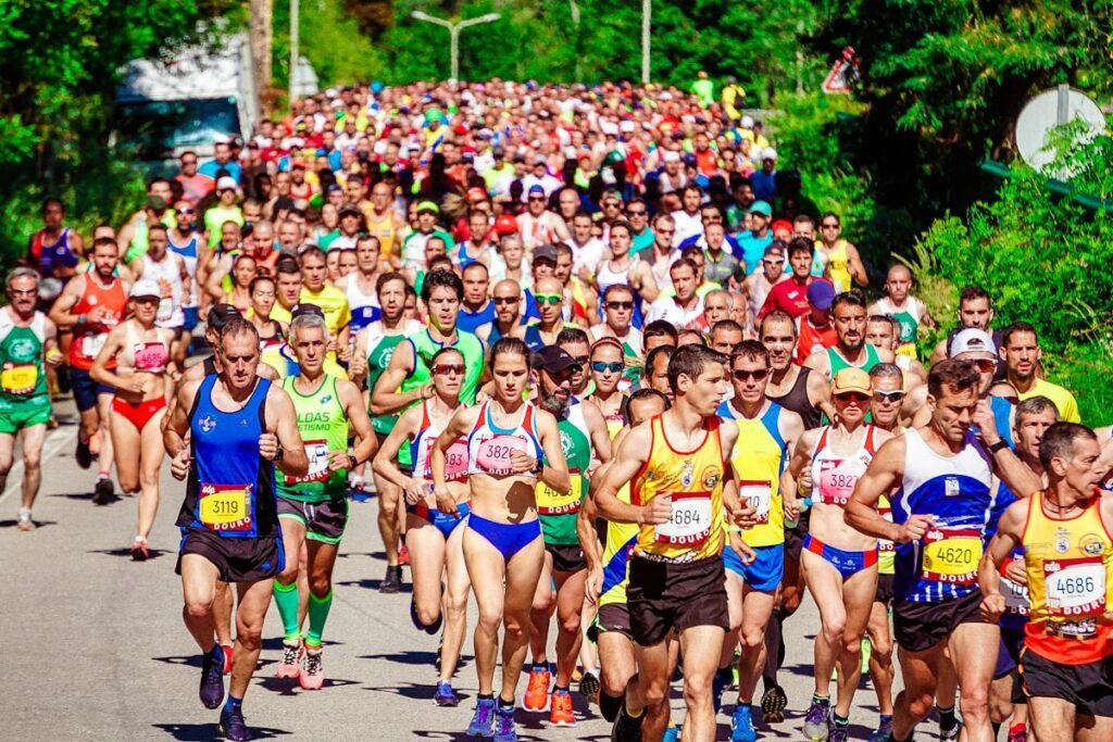 Pessoas em uma corridas após na preparação para maratonas.